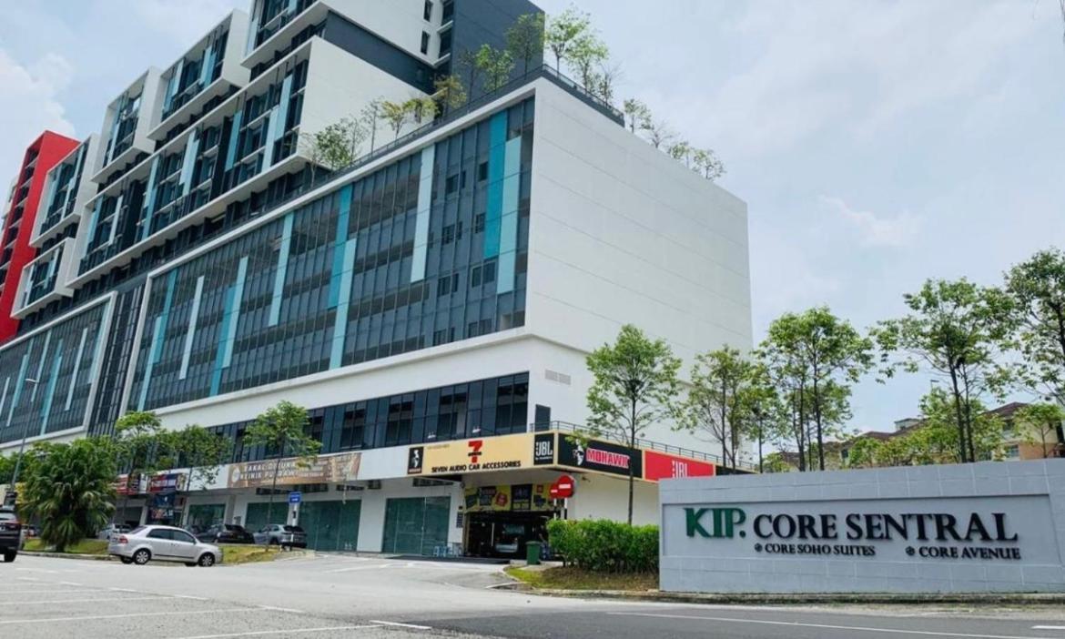 Core Soho Designer Suite @ Klia Сепанг Екстериор снимка