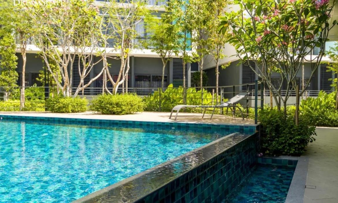 Core Soho Designer Suite @ Klia Сепанг Екстериор снимка